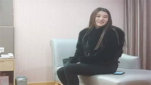利哥探花高颜值网红大长腿丰乳肥臀
